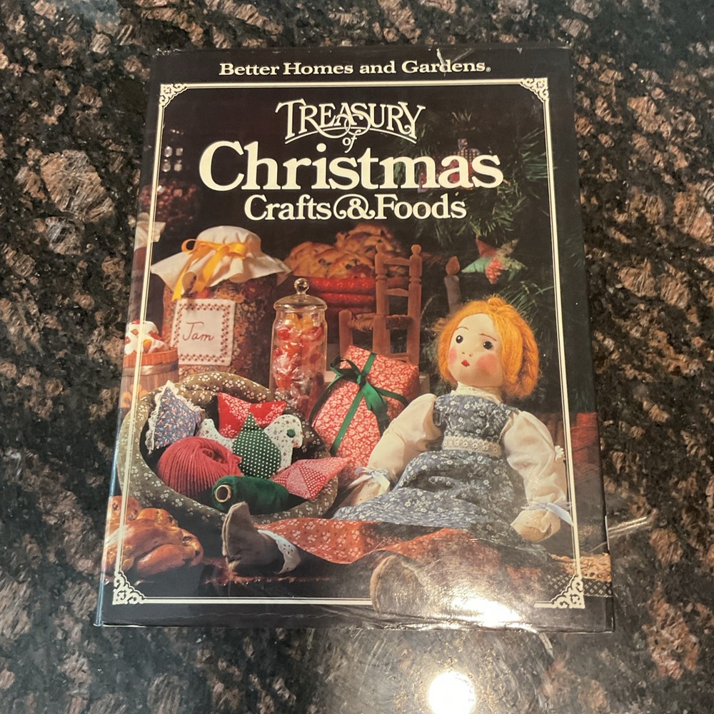 Christmas Crafts & Foods Book Vintage 1980